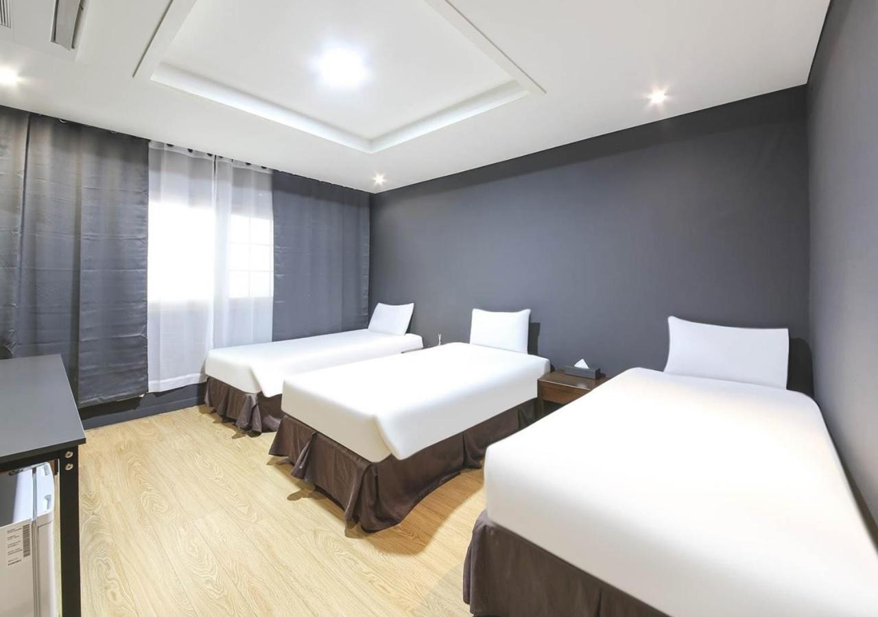 Jeju Parkside Tourist Hotel Exteriör bild