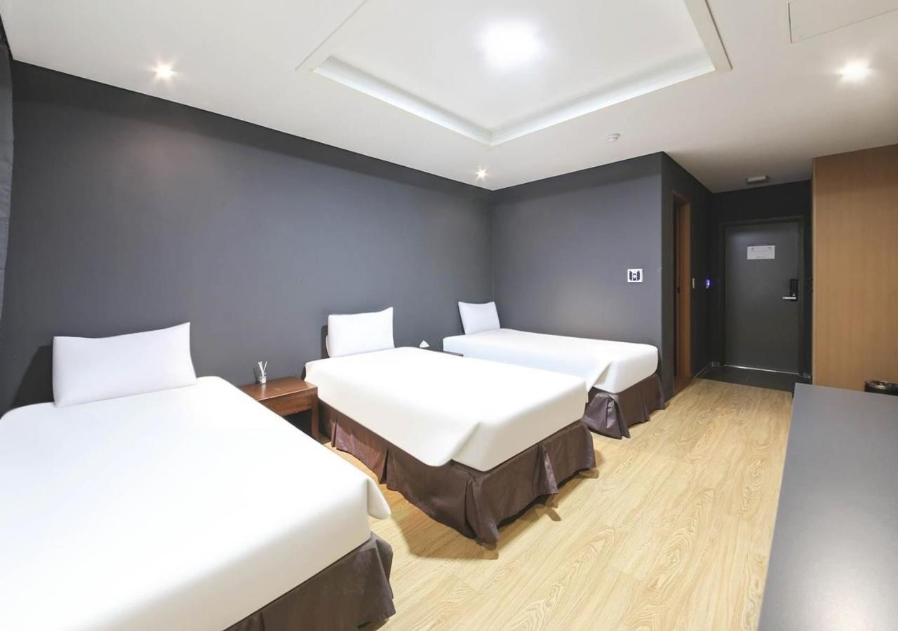 Jeju Parkside Tourist Hotel Exteriör bild
