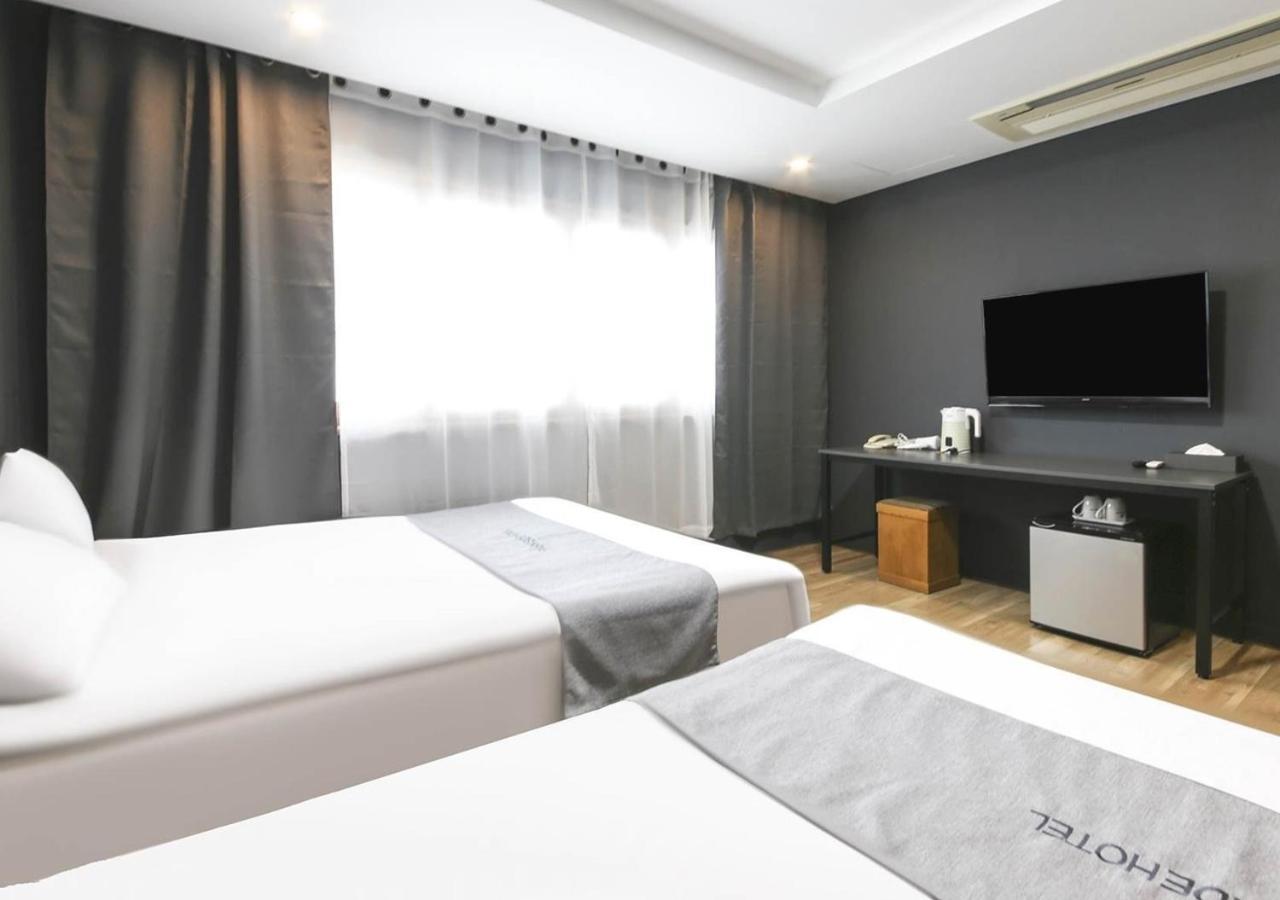 Jeju Parkside Tourist Hotel Exteriör bild